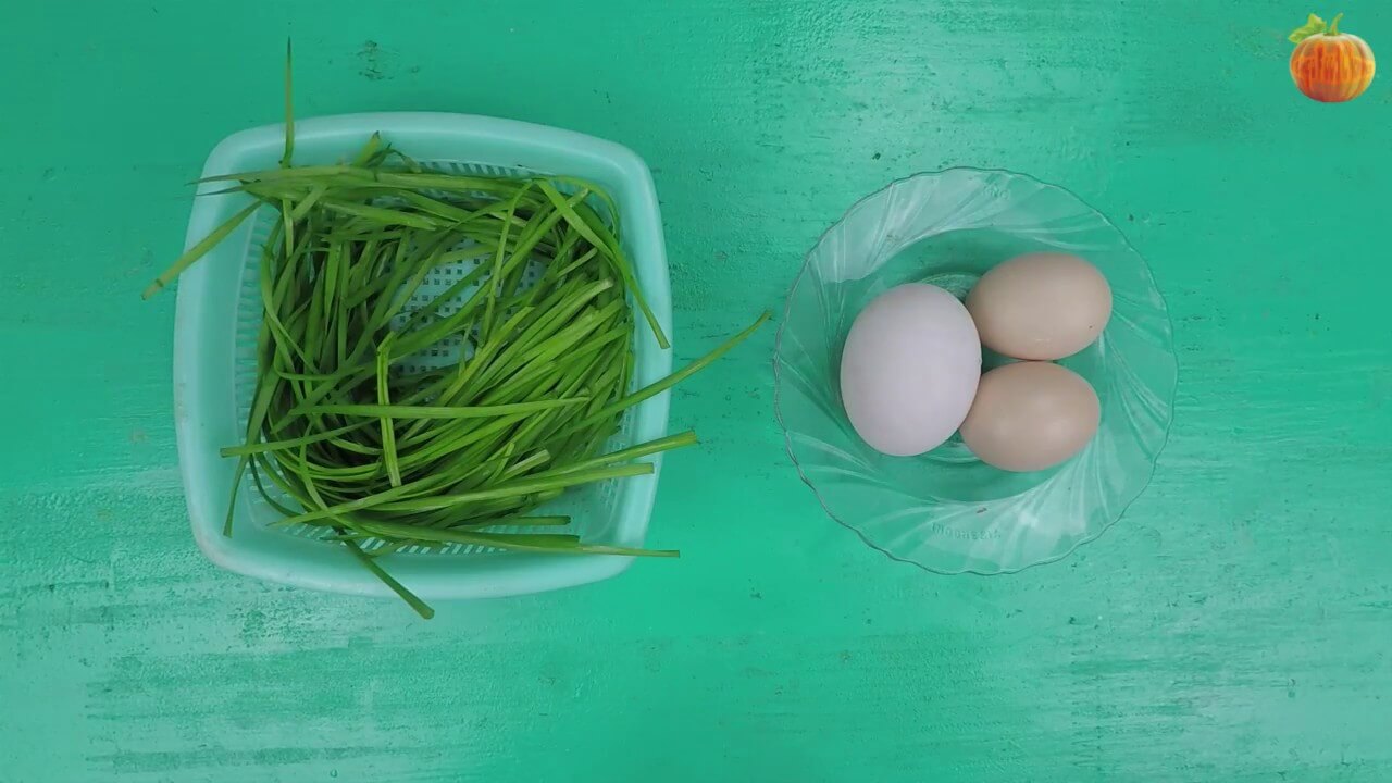 cách nấu canh hẹ trứng 1