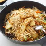 Hướng dẫn 2 cách làm bún gạo xào chay đơn giản tại nhà