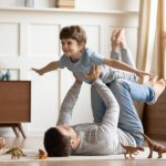 6 cách nuôi dạy bé trai thông minh, trưởng thành và đứng đắn